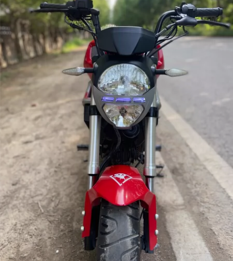 国产小怪兽,银钢125.精品车况,喜欢的联...