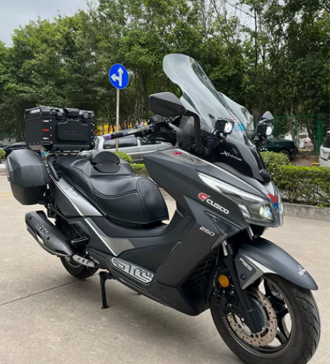 大踏板。摩托车。光阳赛艇250。22年1月...