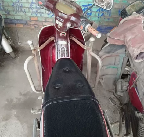 闲置摩托出售豪爵125和隆鑫800～100...