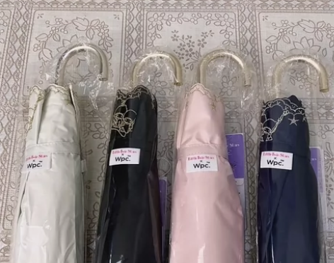 刺绣星星新款，只有米白色，黑色，粉色。蓝色...