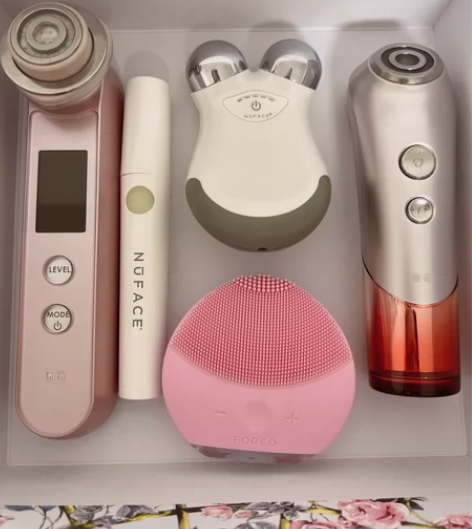 一堆小仪器 等找到充电线们再来出一出吧 感...