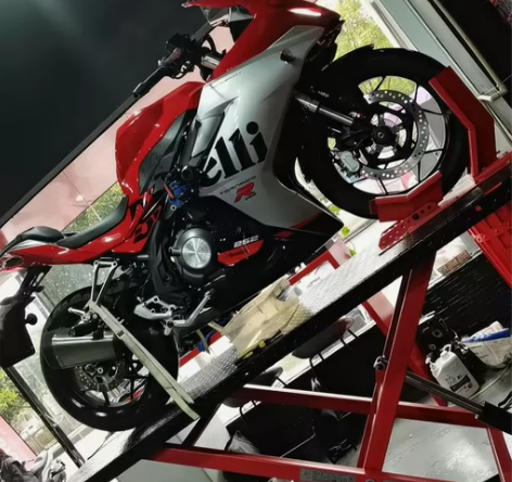 贝纳利龙卷风252，小姐姐一手户，1800...