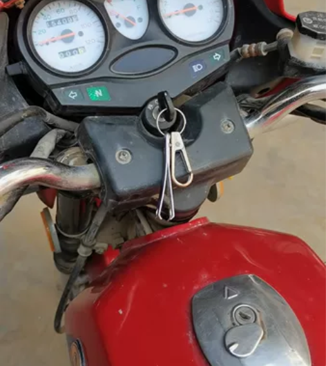 几乎全新铃木钻豹摩托车，个人一手车，当时7...