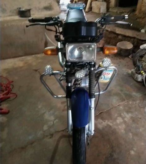 有一台铃木钻豹摩、转卖，全车原装，原版，发...