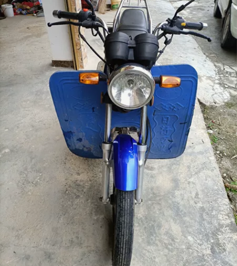 铃木钻豹。裸车出不卖手续。铃木发动机。声音...