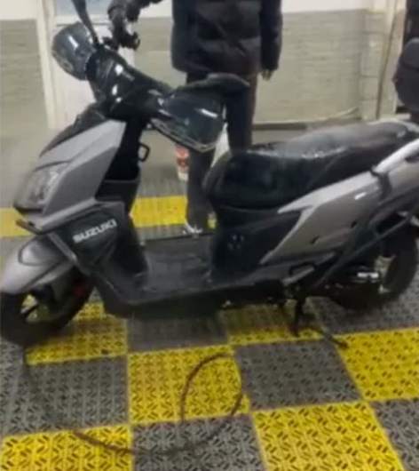 铃木uy125  21年车 22年三月上牌...