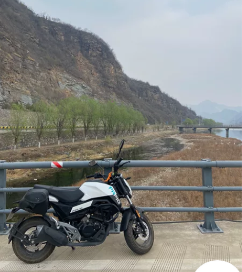 21年5月春风狒狒女生一手车 白色，320...