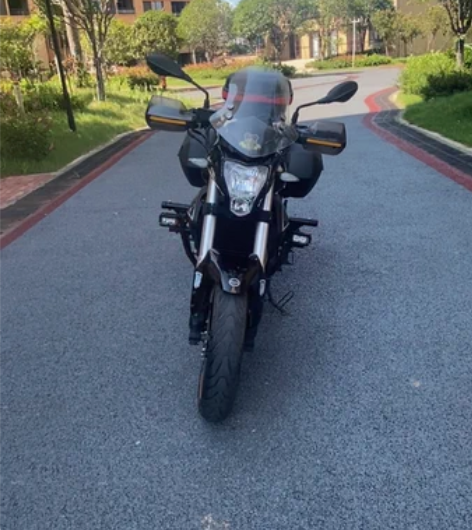 贝纳利黄龙300，有喜欢的联系 感兴趣的话...