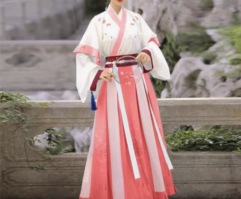 春知意粉色三件套汉服s码，交颈齐腰半臂春秋...