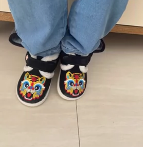 拜年鞋儿童虎头鞋，材质棉的，内长19，20...