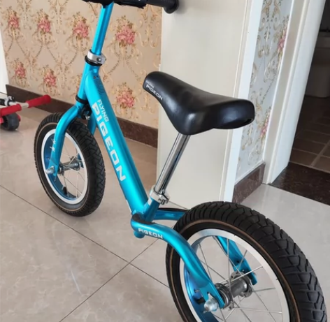 飞鸽儿童平衡车，成色如图，只有自家孩子骑过...