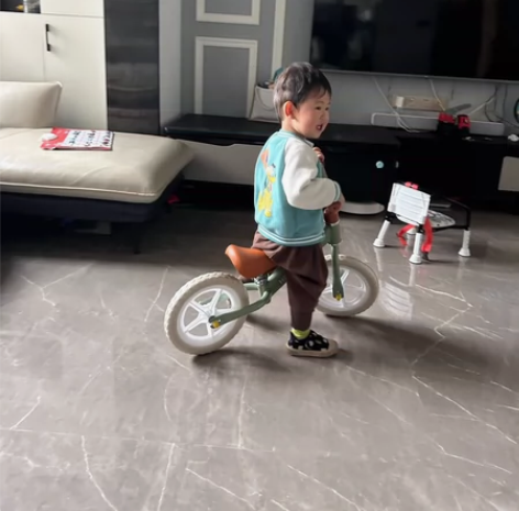 全新儿童平衡车，滑步车 感兴趣的话点“我想...