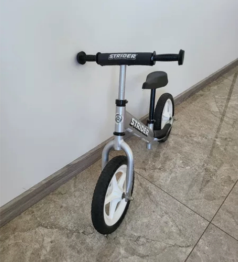STRIDER儿童平衡车！挺贵的！爷爷奶奶...