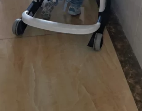 学步车防o型腿婴儿多功能防侧翻，40块自提...