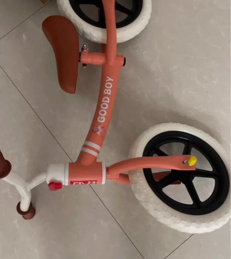儿童平衡滑步车,之前表姐母婴店做奖品的,因...