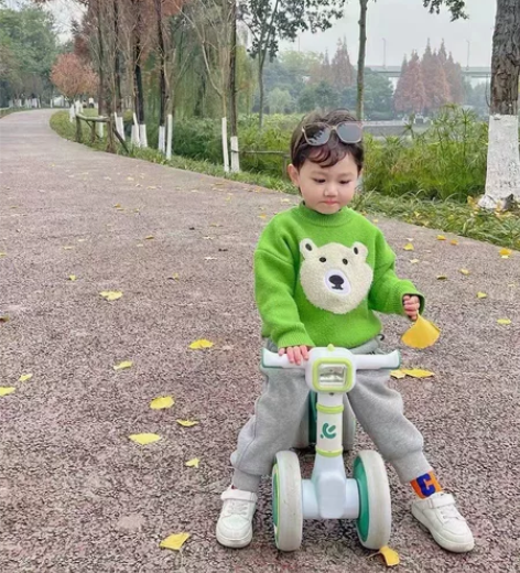 平衡车儿童1到3岁无脚踏滑步车宝宝滑行车四...