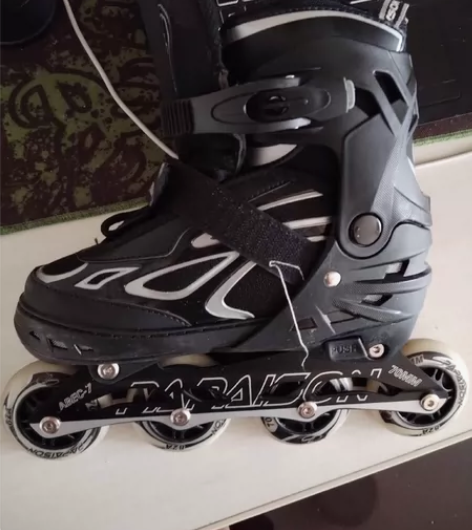 滑冰鞋,买回来就玩了一次,孩子不喜欢,护具...