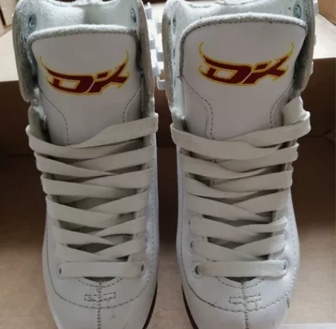 孩子闲置的滑冰鞋，在滑冰场购入，28码，穿...