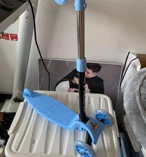 凤凰儿童滑板车 几乎全新 在地板上玩了两次...