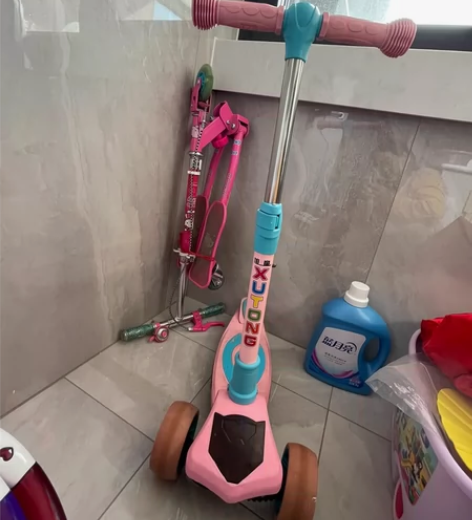 滑板车，高度可调节，7成型，旭童，没有任何...