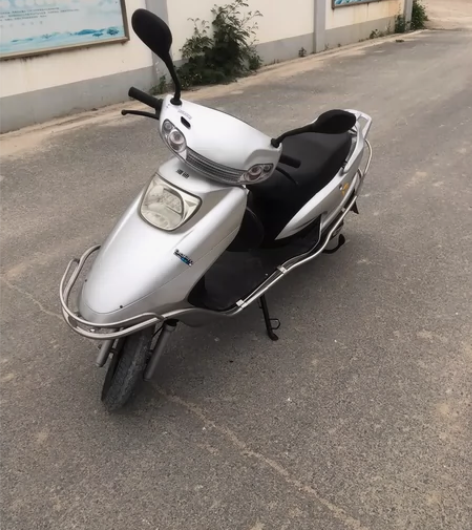 出售一台品牌雅迪电动车原版9成新60符需要...