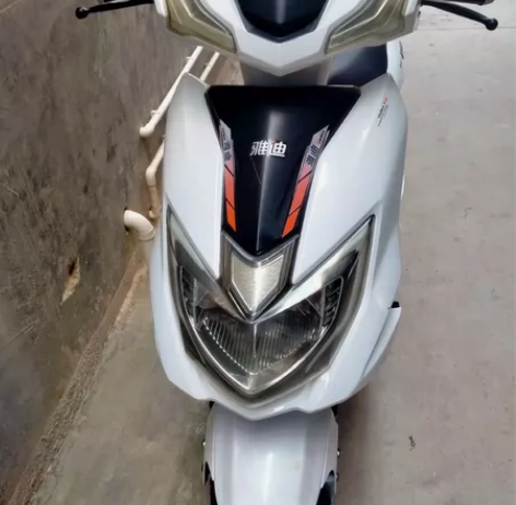 转让自用雅迪电动车，电池新，全车9成5新，...