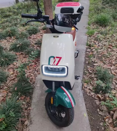 雅迪冠能DE8 自升级高配 9成新 换工作...