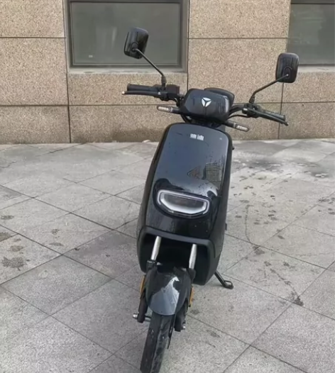转！二手新国标9成新电动车，带黄牌，车子好...