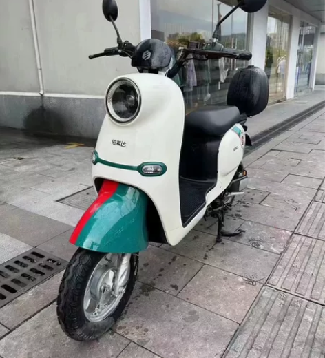 个人一手,新国标黄牌。特价处理了,电池没有...