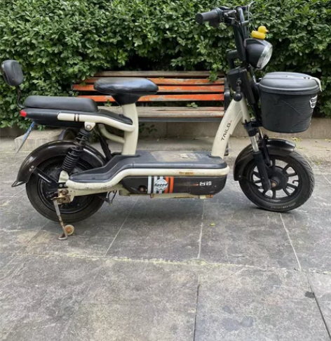 台铃电动车800自己来取，在服装城附近，电...