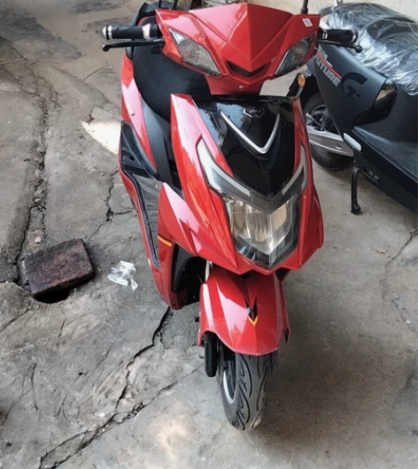 小刀72V20A刚换六块天能电瓶,二挡极速...