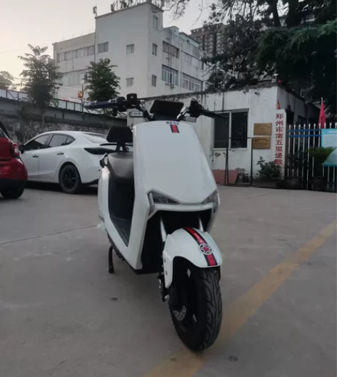 低价出售一批九成新精品二手电动车，雅迪爱玛...