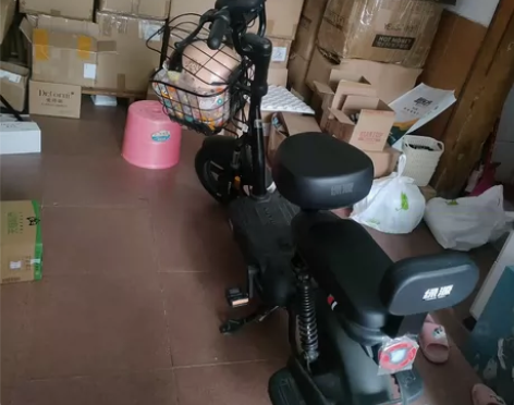 大品牌绿源电动车买了两三个月几乎全新，证件...