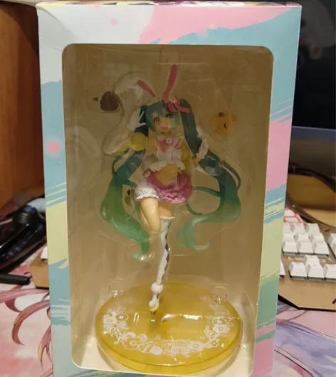 就这样了，初音手办。成色见下图。应该祖国版...