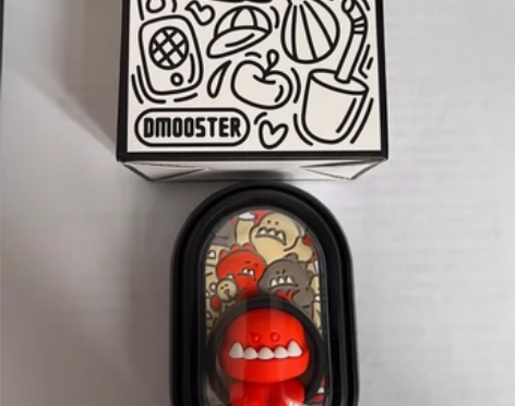 【全新无包装】象鼻子联名大怪兽可爱挂脖us...