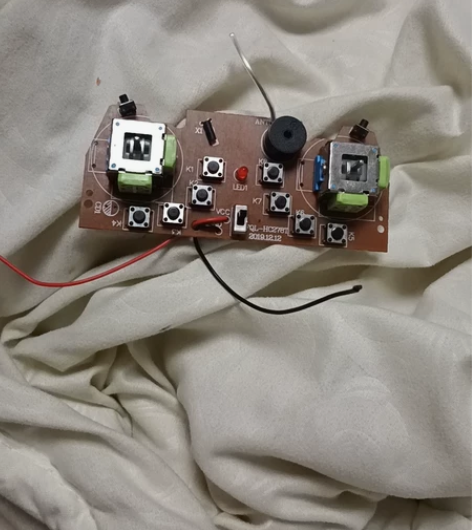 无人机摇控器主体 感兴趣的话点“我想要”和...