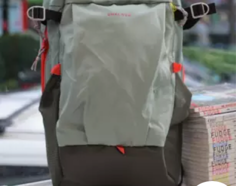 迪卡侬超值双肩背包男女小书包户外旅行休闲迷...