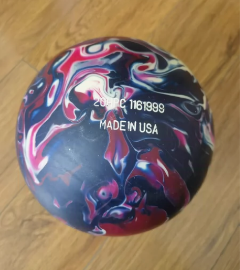 保龄球9成新 感兴趣的话点“我想要”和我私...