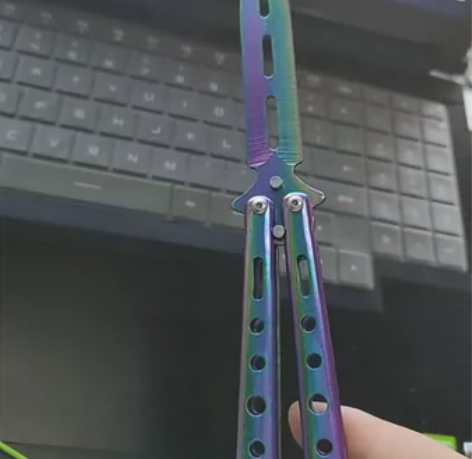 崭新合金蝴蝶刀 感兴趣的话点“我想要”和我...