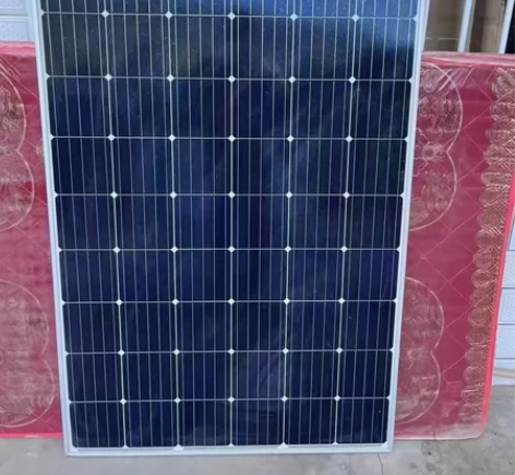 拆卸太阳能光伏板320w 9.9成新120...