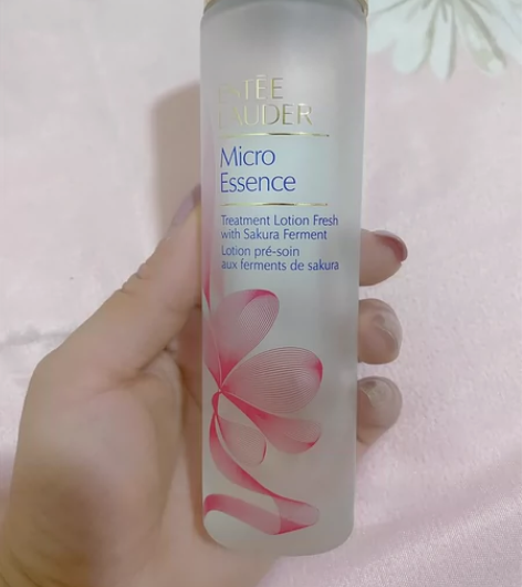 正品，雅诗兰黛樱花水，余量如图，包邮 感兴...