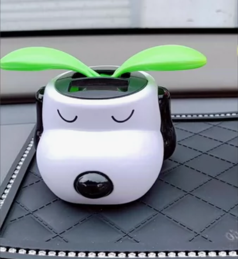 车用摆件太阳能卡通汽车装饰品可爱摇头太阳狗...