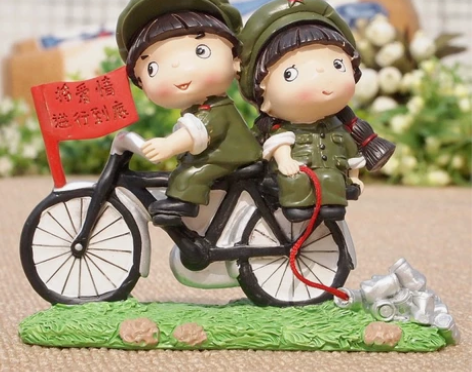 革命友谊情侣礼物卡通可爱桌面小摆件，车载摆...