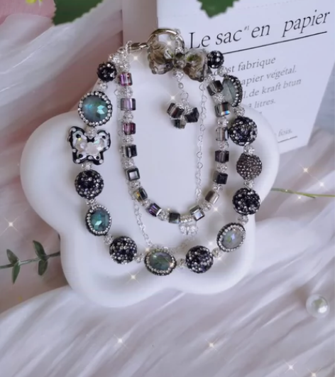 甜酷风手机链，若隐若现的暗紫色晶晶，低调但...