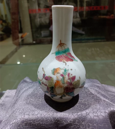 老粉彩天球瓶，全美品开门老，尺寸见图 感兴...