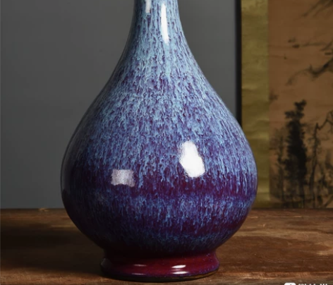 窑变釉蒜头瓶。。高度38公分。 感兴趣的话...