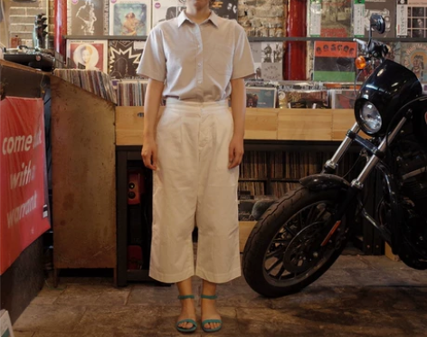 Petite Gamine钱布雷浅灰短袖衬...