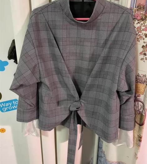 服装设计学生作业，面料舒适，款式独特，适合...