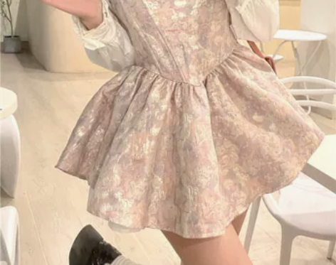 设计感吊带连衣裙女秋季2022新款高级感小...