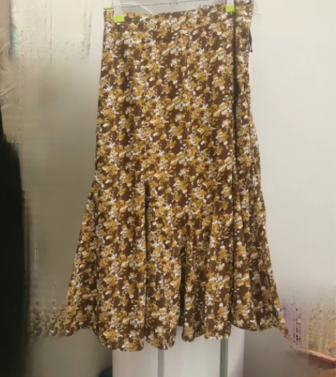 夏季碎花鱼尾裙、白色半身裙，适合腰围64-...